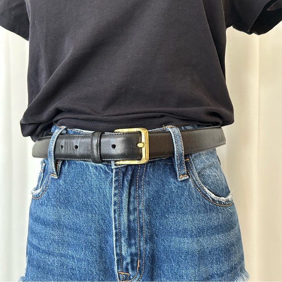 COACH 5950 Black Cowhide leather Belt Gold toned buckle size 40”. - Picture 3 of 16